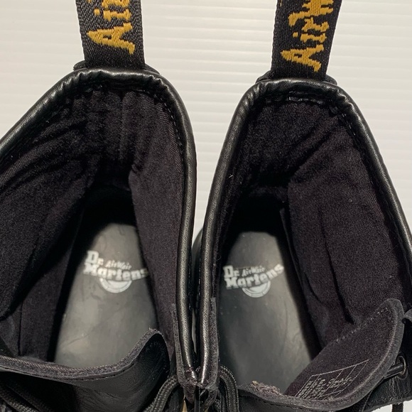 DR MARTENS women boots, Floral black leather red roses
Size 9 - Picture 7 of 10